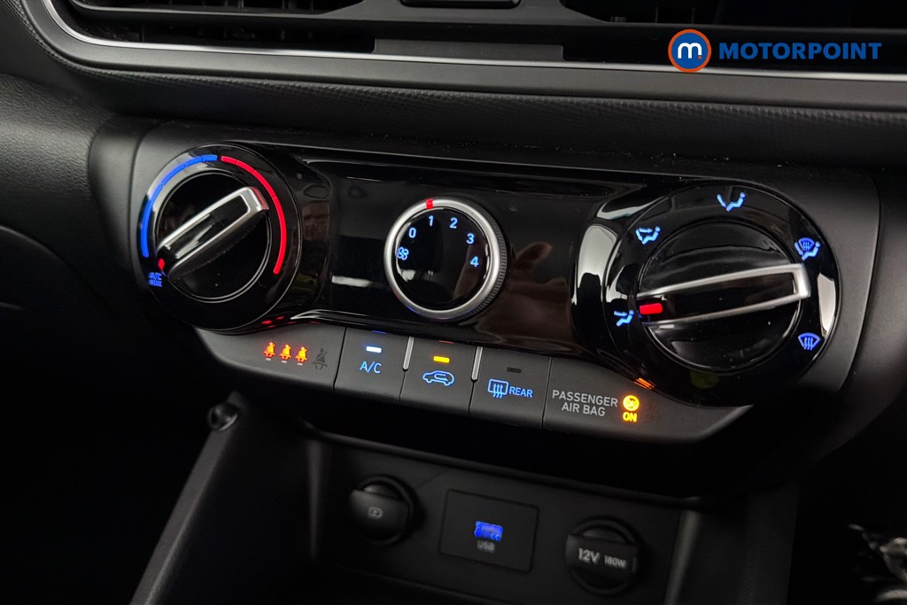Hyundai Kona Se Connect Manual Petrol SUV - Stock Number (1649356) - 12th supplementary image