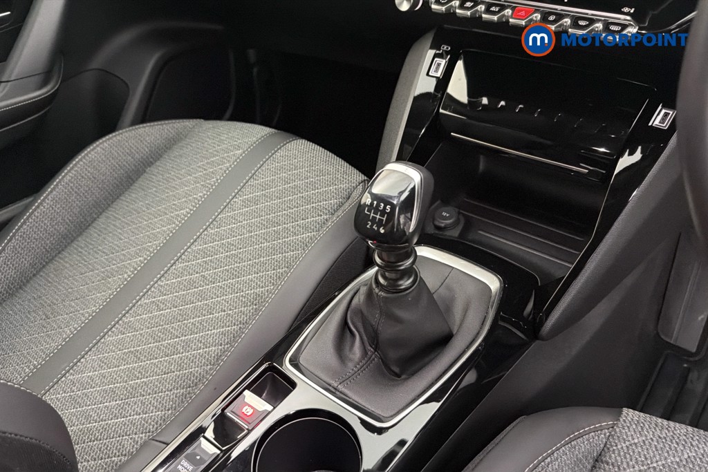 Peugeot 2008 Allure Manual Petrol SUV - Stock Number (1649468) - 15th supplementary image