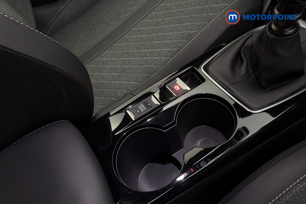 Peugeot 2008 Allure Manual Petrol SUV - Stock Number (1649468) - 16th supplementary image