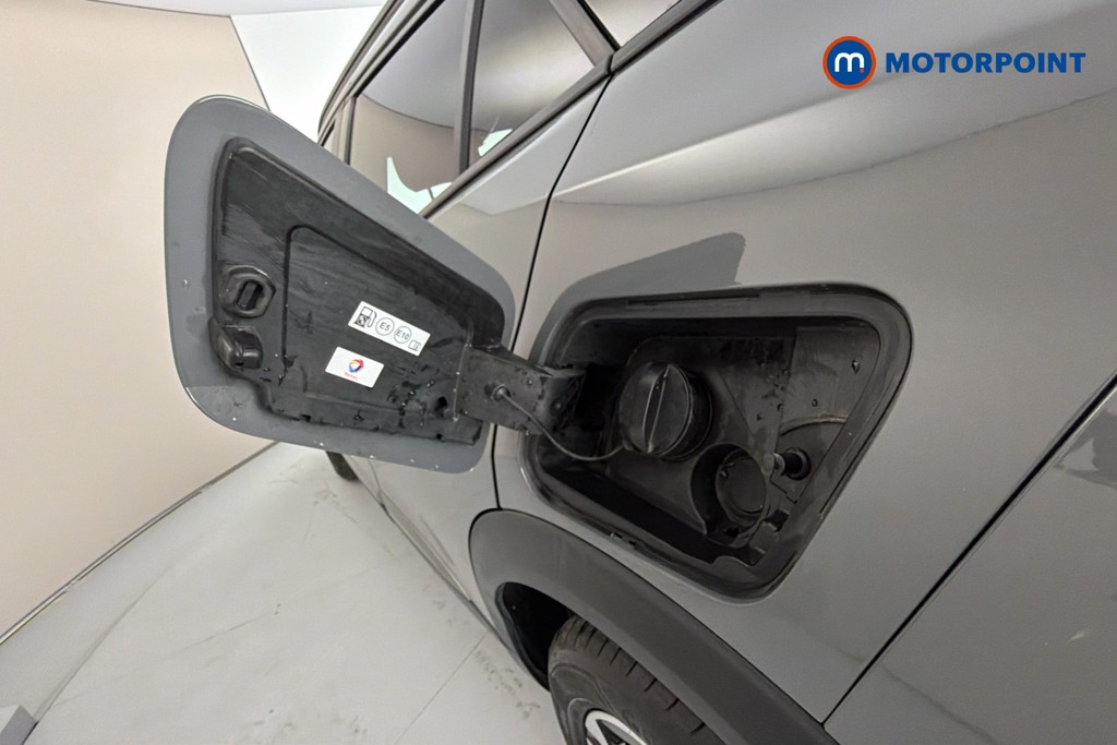 Peugeot 2008 Allure Manual Petrol SUV - Stock Number (1649468) - 41st supplementary image