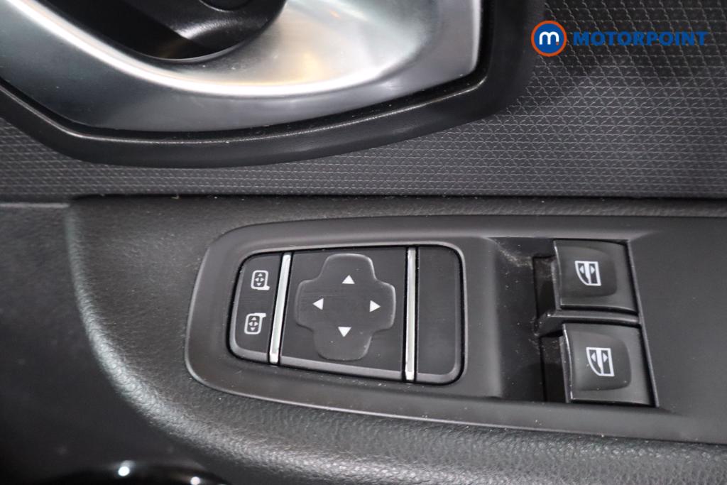 Renault Clio Iconic Manual Diesel Hatchback - Stock Number (1651125) - 9th supplementary image
