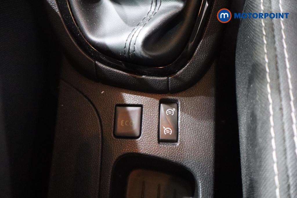 Renault Clio Iconic Manual Diesel Hatchback - Stock Number (1651125) - 15th supplementary image