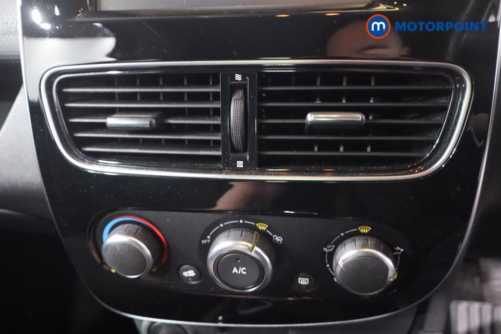 Renault Clio Iconic Manual Diesel Hatchback - Stock Number (1651125) - 16th supplementary image