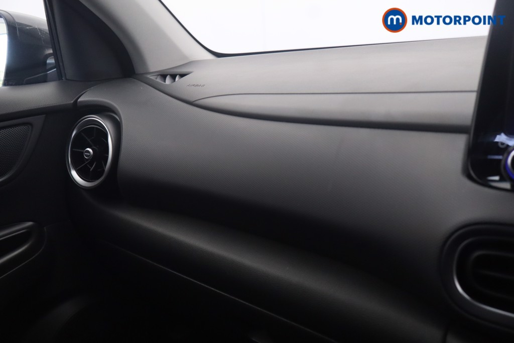 Hyundai Kona Premium Automatic Petrol-Electric Hybrid SUV - Stock Number (1651470) - 9th supplementary image