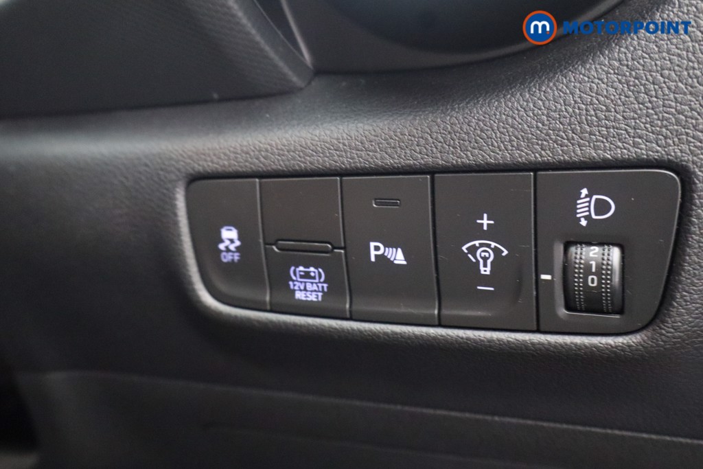 Hyundai Kona Premium Automatic Petrol-Electric Hybrid SUV - Stock Number (1651470) - 14th supplementary image