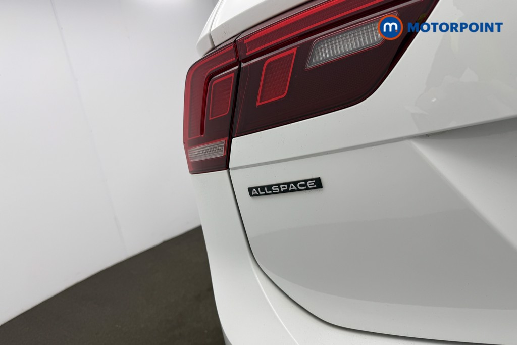 Volkswagen Tiguan Allspace Life Automatic Petrol SUV - Stock Number (1653329) - 7th supplementary image