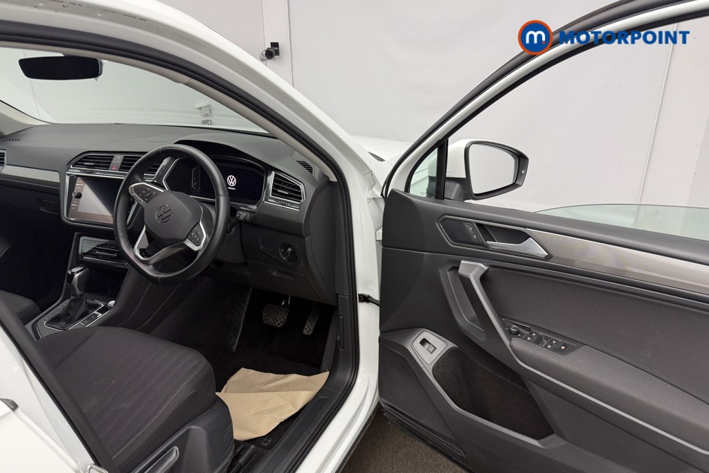 Volkswagen Tiguan Allspace Life Automatic Petrol SUV - Stock Number (1653329) - 23rd supplementary image