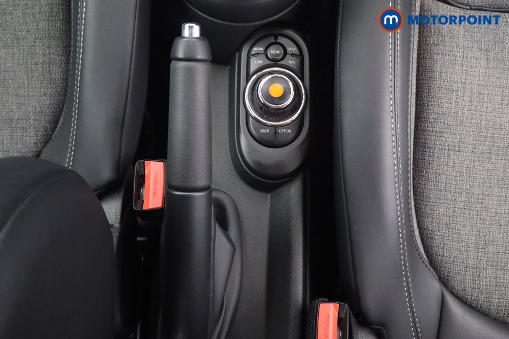 Mini Hatchback Cooper Manual Petrol Hatchback - Stock Number (1654098) - 5th supplementary image