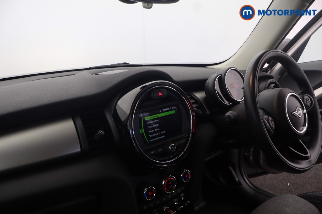 Mini Hatchback Cooper Manual Petrol Hatchback - Stock Number (1654098) - 11th supplementary image