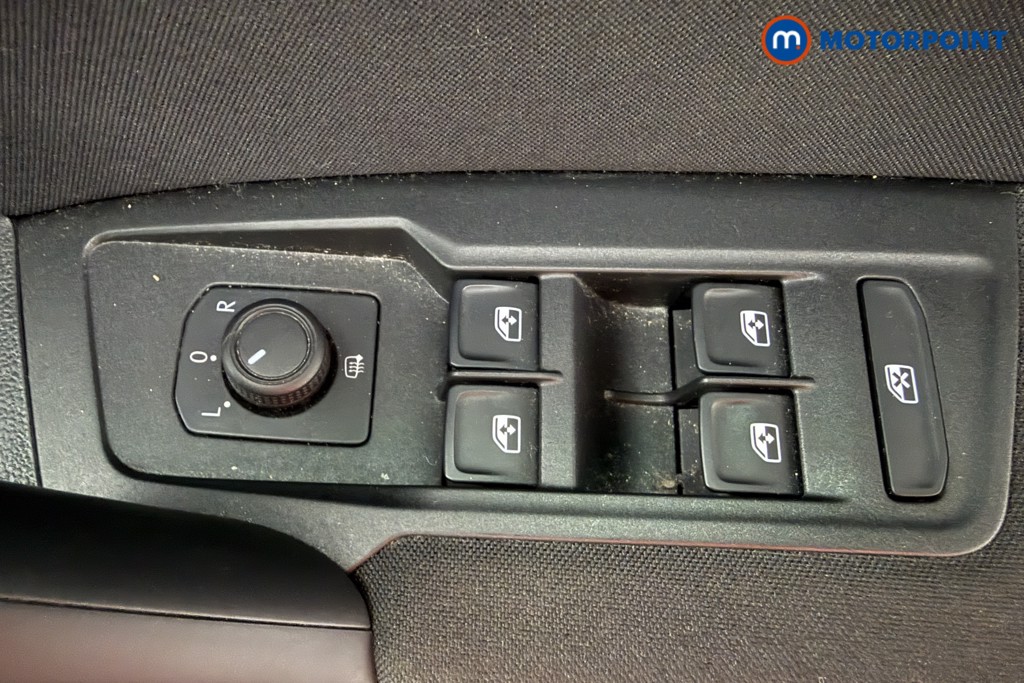 Volkswagen Tiguan Life Manual Petrol SUV - Stock Number (1654398) - 15th supplementary image