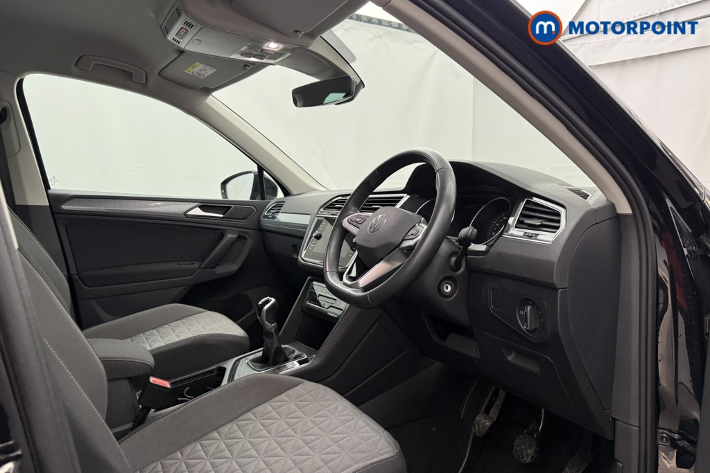 Volkswagen Tiguan Life Manual Petrol SUV - Stock Number (1654398) - 1st supplementary image