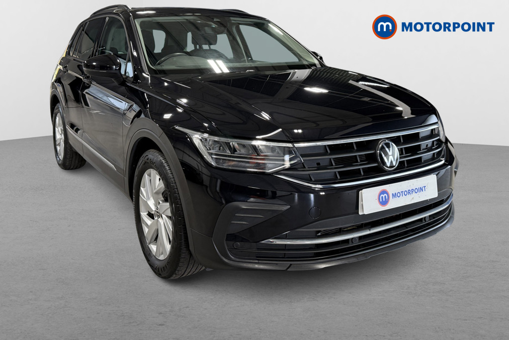 Volkswagen Tiguan Life Manual Petrol SUV - Stock Number (1654398) - Drivers side front corner