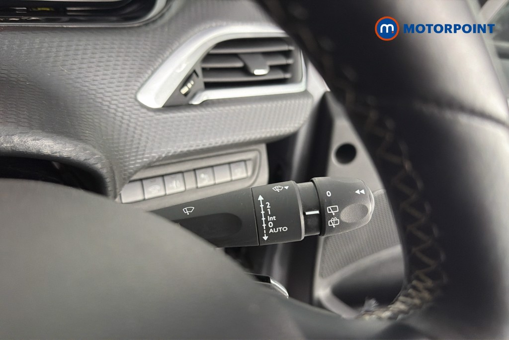 Peugeot 2008 Allure Premium Manual Petrol SUV - Stock Number (1656008) - 7th supplementary image