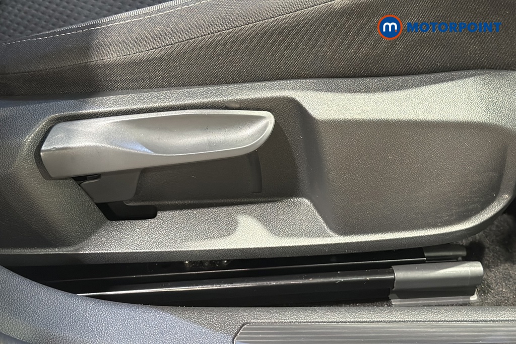 Volkswagen Taigo Life Manual Petrol SUV - Stock Number (1656759) - 998th supplementary image