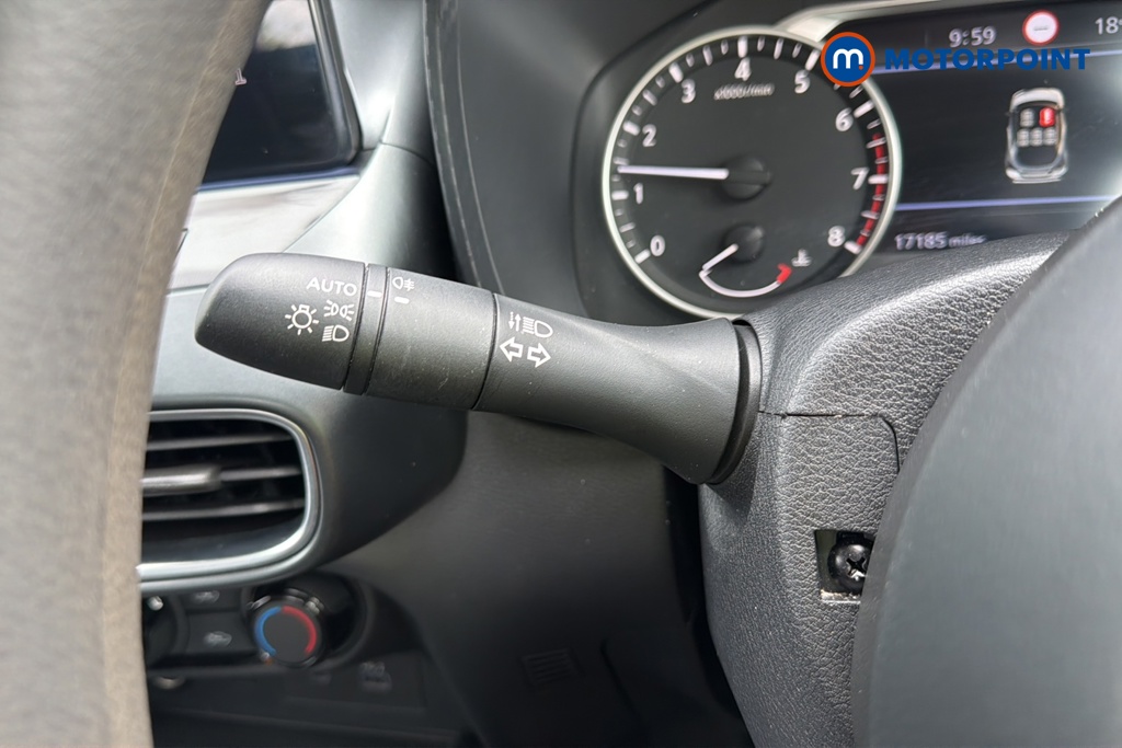 Nissan Juke Acenta Premium Manual Petrol SUV - Stock Number (1656906) - 5th supplementary image