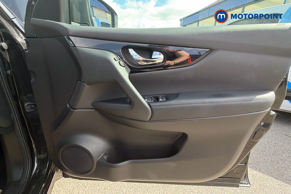 Nissan Qashqai Acenta Premium Automatic Diesel SUV - Stock Number (1638123) - 19th supplementary image