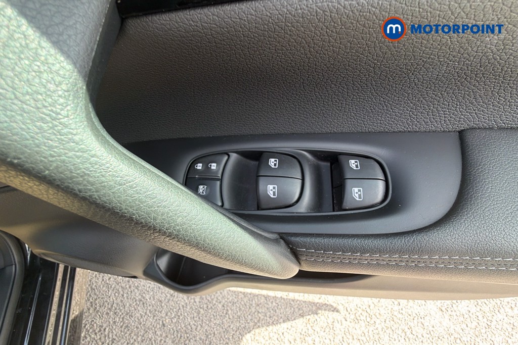 Nissan Qashqai Acenta Premium Automatic Diesel SUV - Stock Number (1638123) - 20th supplementary image
