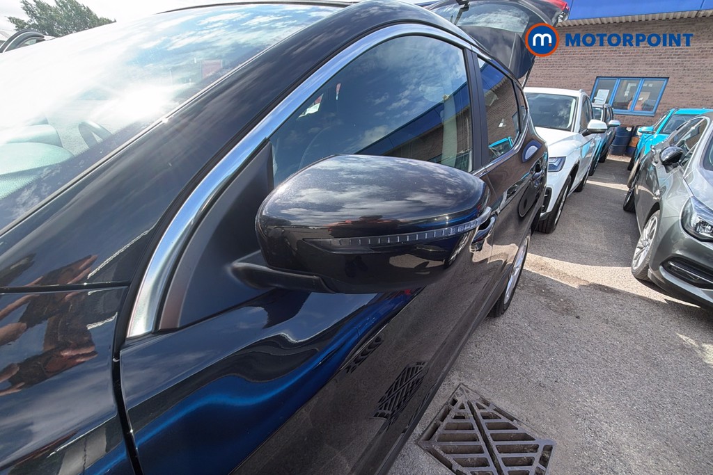 Nissan Qashqai Acenta Premium Automatic Diesel SUV - Stock Number (1638123) - 43rd supplementary image