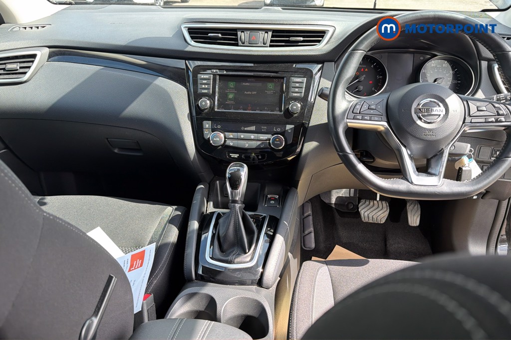 Nissan Qashqai Acenta Premium Automatic Diesel SUV - Stock Number (1638123) - 1st supplementary image
