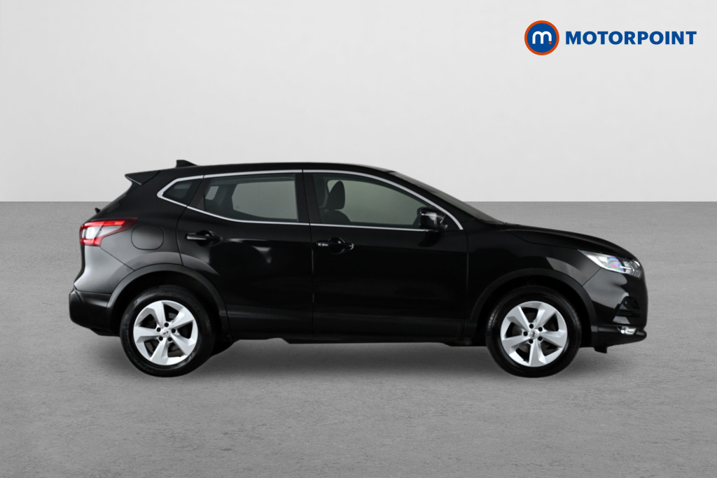 Nissan Qashqai Acenta Premium Automatic Diesel SUV - Stock Number (1638123) - Drivers side