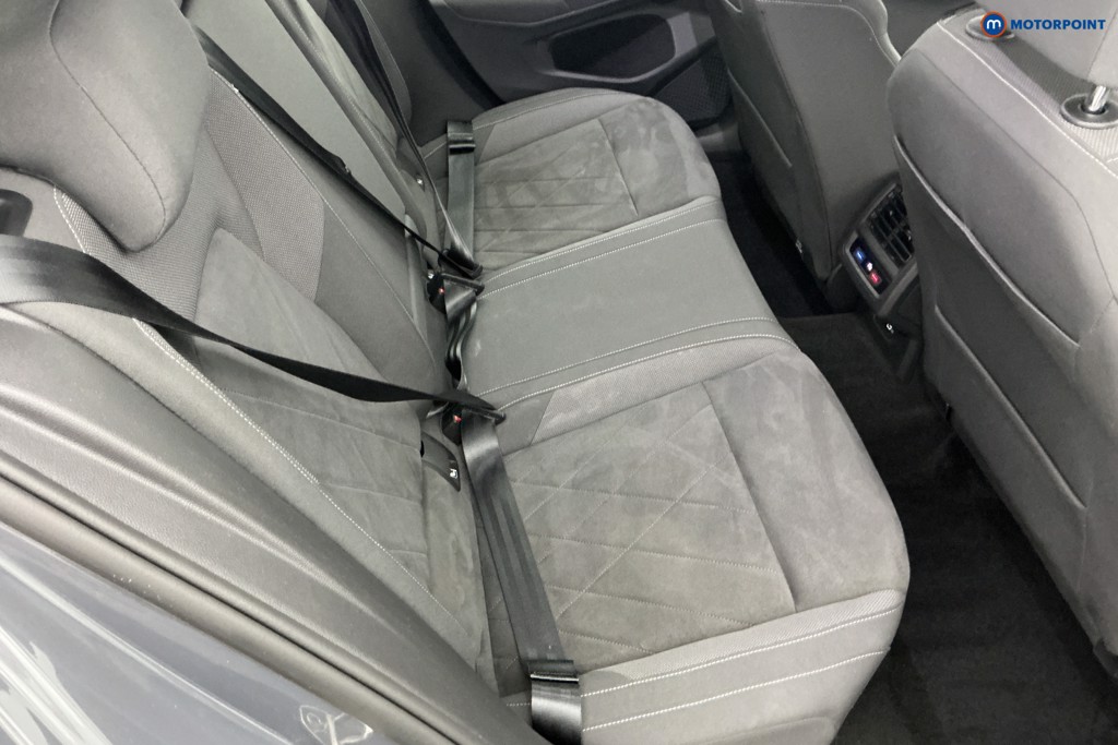 Volkswagen Golf Style Manual Petrol Hatchback - Stock Number (1641068) - 4th supplementary image