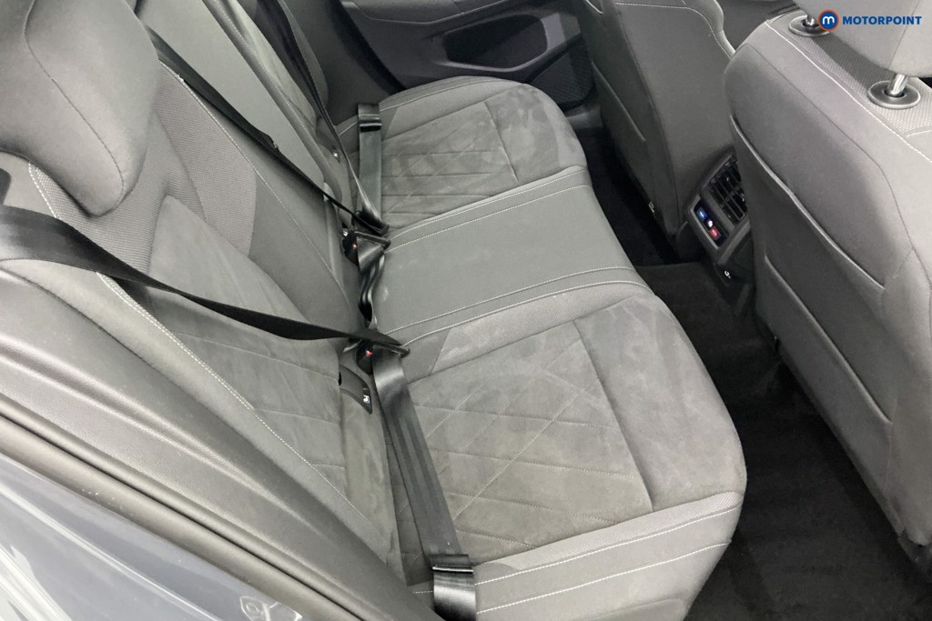 Volkswagen Golf Style Manual Petrol Hatchback - Stock Number (1641068) - 5th supplementary image