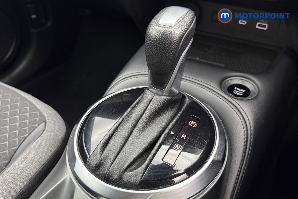 Nissan Juke N-Connecta Automatic Petrol SUV - Stock Number (1642440) - 15th supplementary image