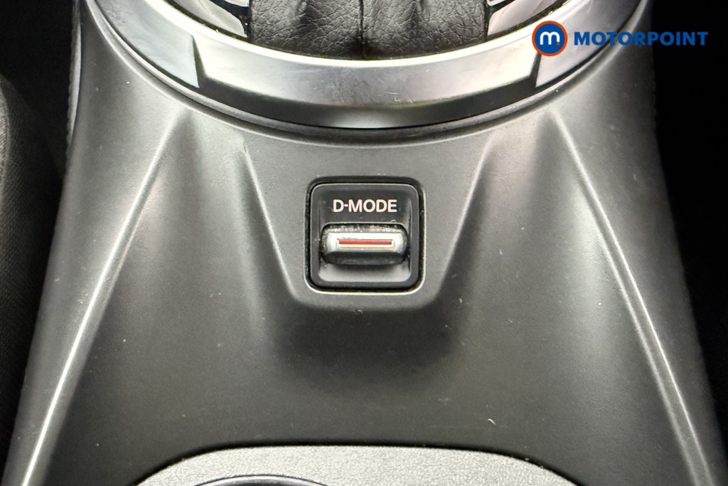 Nissan Juke N-Connecta Automatic Petrol SUV - Stock Number (1642440) - 16th supplementary image