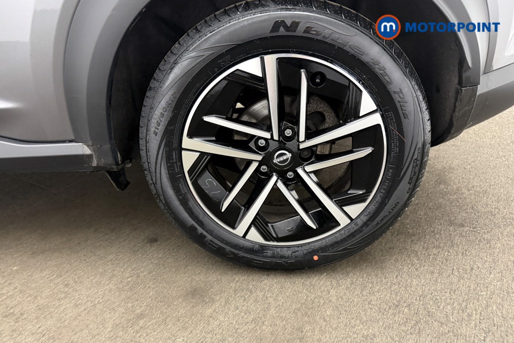 Nissan Juke N-Connecta Automatic Petrol SUV - Stock Number (1642440) - 24th supplementary image