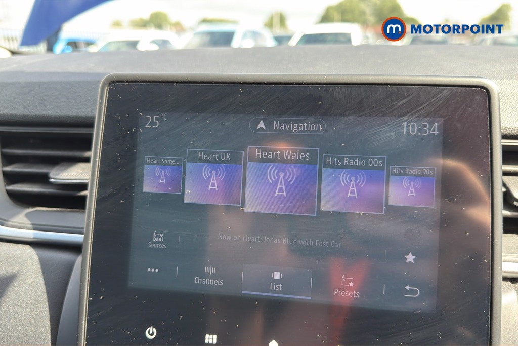 Renault Captur Iconic Manual Petrol SUV - Stock Number (1643172) - 9th supplementary image