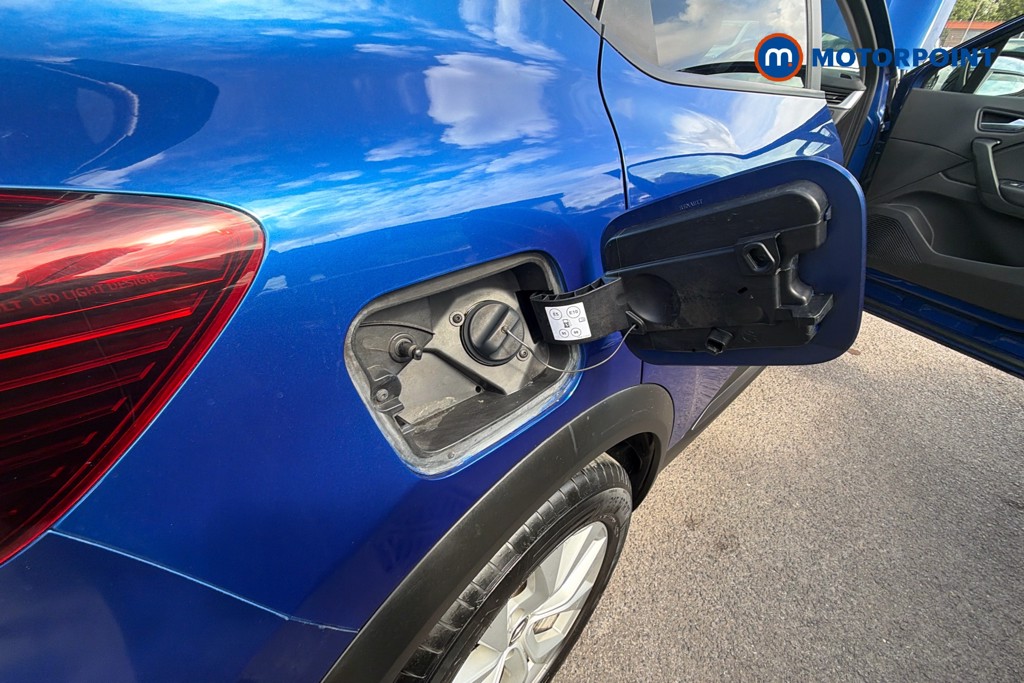 Renault Captur Iconic Manual Petrol SUV - Stock Number (1643172) - 41st supplementary image