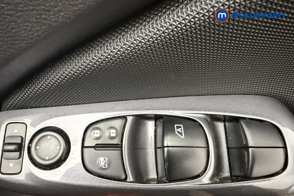 Nissan Juke Acenta Manual Petrol SUV - Stock Number (1644580) - 15th supplementary image