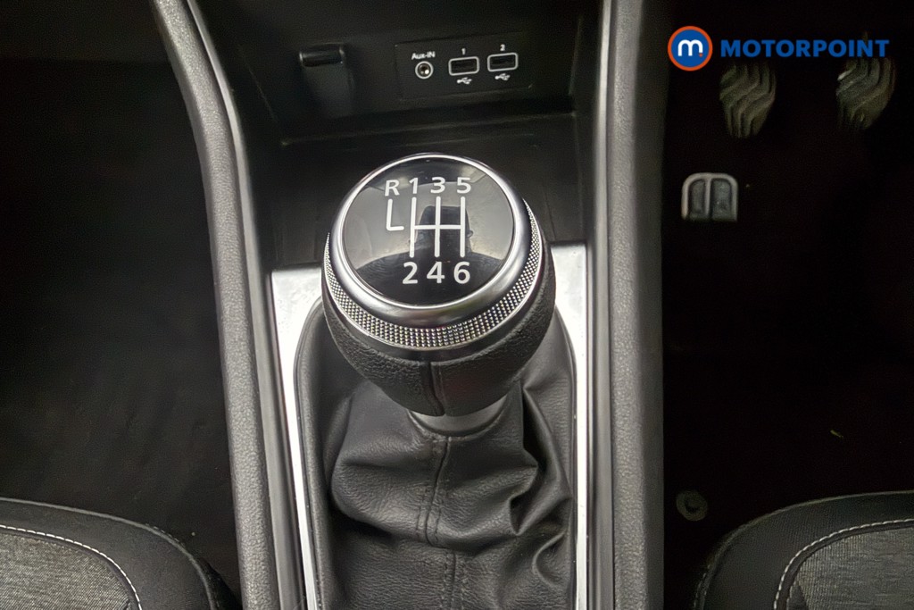 Renault Captur Evolution Manual Petrol SUV - Stock Number (1644588) - 7th supplementary image