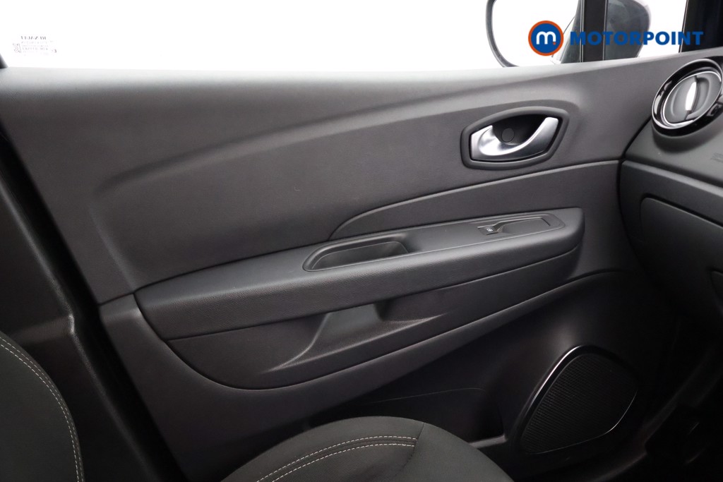 Renault Captur Iconic Manual Diesel SUV - Stock Number (1645076) - 11th supplementary image