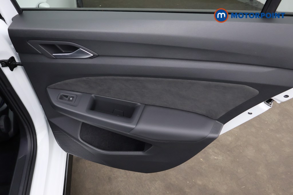 Volkswagen Golf R-Line Automatic Petrol Hatchback - Stock Number (1645553) - 15th supplementary image