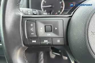 Nissan Qashqai Acenta Premium Manual Petrol SUV - Stock Number (1646726) - 4th supplementary image