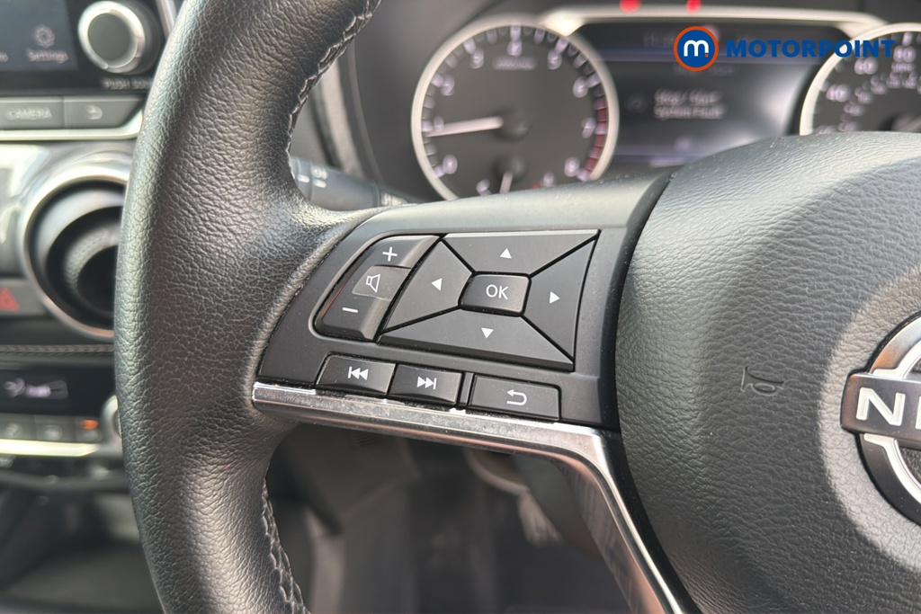 Nissan Juke N-Connecta Manual Petrol SUV - Stock Number (1650657) - 4th supplementary image