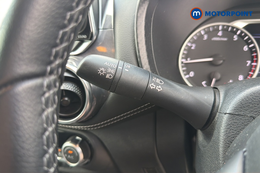 Nissan Juke N-Connecta Manual Petrol SUV - Stock Number (1650657) - 5th supplementary image