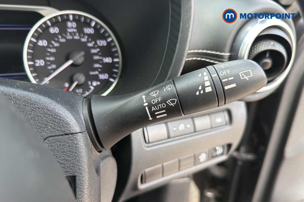 Nissan Juke N-Connecta Manual Petrol SUV - Stock Number (1650657) - 6th supplementary image
