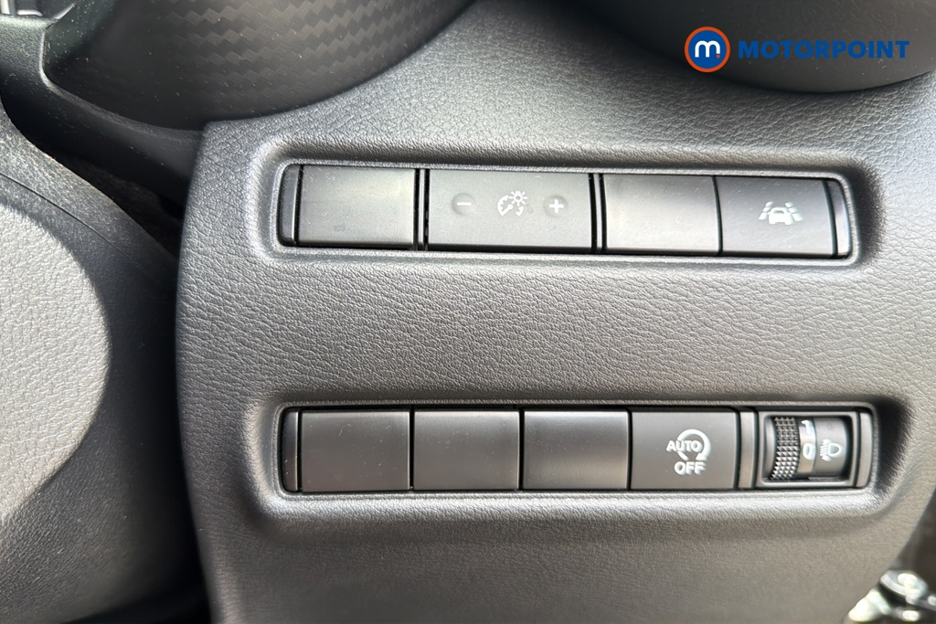 Nissan Juke N-Connecta Manual Petrol SUV - Stock Number (1650657) - 11th supplementary image