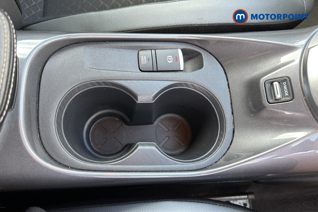 Nissan Juke N-Connecta Manual Petrol SUV - Stock Number (1650657) - 16th supplementary image