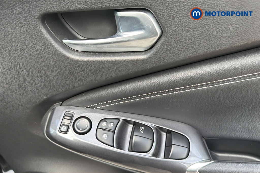 Nissan Juke N-Connecta Manual Petrol SUV - Stock Number (1650657) - 19th supplementary image