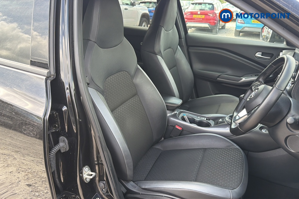 Nissan Juke N-Connecta Manual Petrol SUV - Stock Number (1650657) - 22nd supplementary image