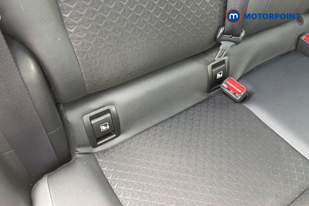 Nissan Juke N-Connecta Manual Petrol SUV - Stock Number (1650657) - 27th supplementary image