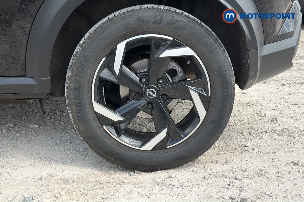 Nissan Juke N-Connecta Manual Petrol SUV - Stock Number (1650657) - 45th supplementary image