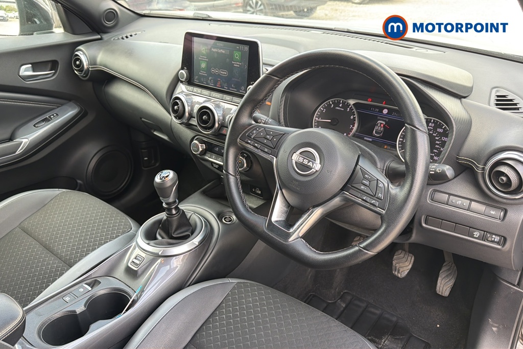 Nissan Juke N-Connecta Manual Petrol SUV - Stock Number (1650657) - 1st supplementary image