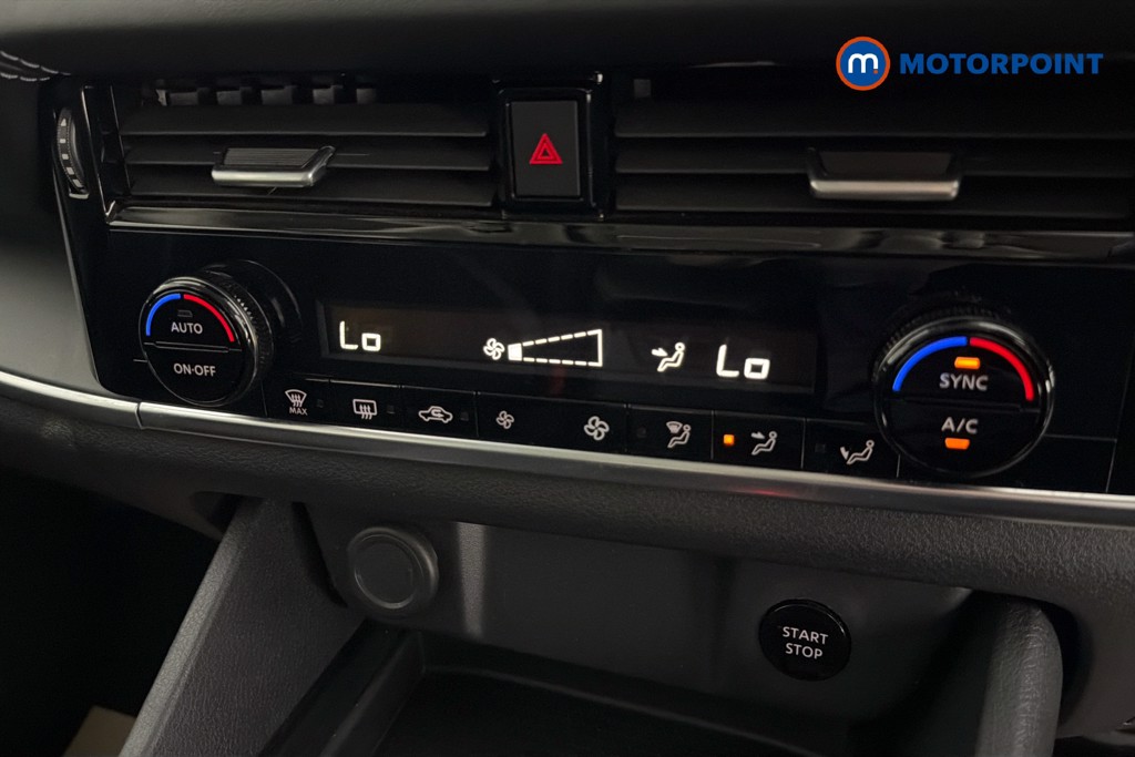 Nissan Qashqai Acenta Premium Automatic Petrol-Electric Hybrid SUV - Stock Number (1651102) - 12th supplementary image