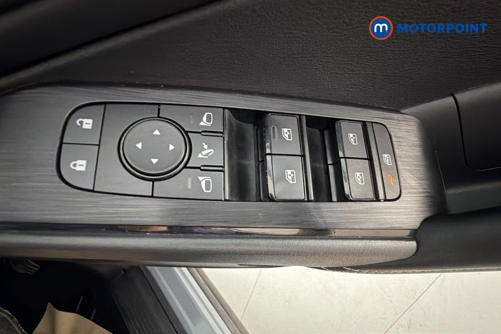 Nissan Qashqai Acenta Premium Automatic Petrol-Electric Hybrid SUV - Stock Number (1651102) - 20th supplementary image