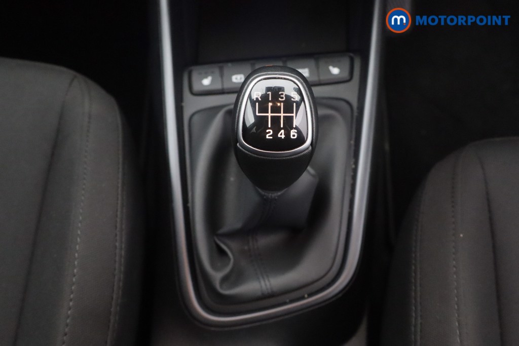 Hyundai I20 Premium Manual Petrol Hatchback - Stock Number (1651130) - 4th supplementary image