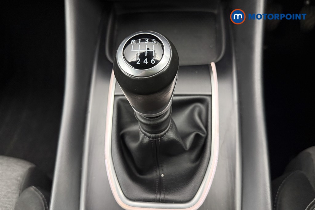 Nissan Qashqai N-Connecta Manual Petrol SUV - Stock Number (1651270) - 7th supplementary image